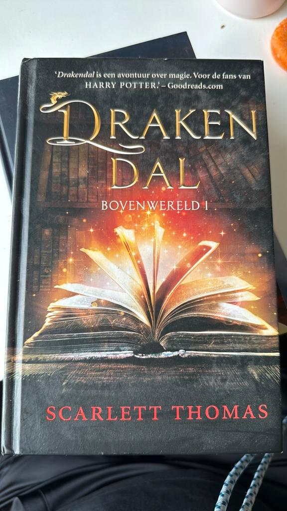 Scarlett Thomas - Drakendal, Boeken, Kinderboeken | Jeugd | 10 tot 12 jaar, Zo goed als nieuw, Ophalen of Verzenden