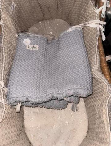 Nieuwe wieg met omranding en matrasje beschikbaar voor biedingen