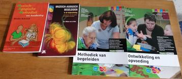 Studieboeken, Muzische Agogische, begeleiden, ontwikkeling beschikbaar voor biedingen