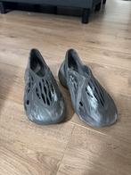 Yeezy Foam Runner Maat 10, Kleding | Heren, Schoenen, Ophalen of Verzenden, Gedragen, Slippers