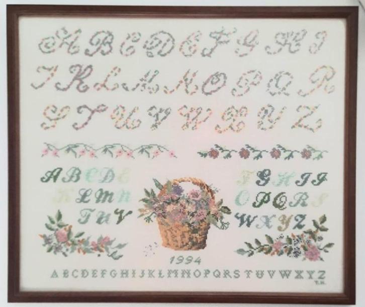 Grote merklap in eikenlijst.geborduurd, Antiek en Kunst, Antiek | Kleden en Textiel, Ophalen of Verzenden