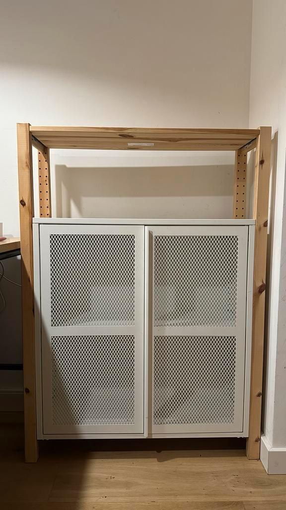 Ikea Ivar, kast met deuren - Wit, draadwerk, Huis en Inrichting, Kasten | Wandmeubels, Zo goed als nieuw, Minder dan 100 cm, Minder dan 150 cm