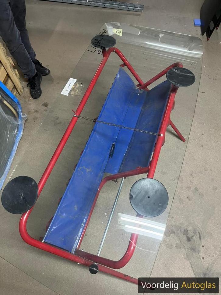 LADA NIVA / VAZ 2121 78 - VOORRUIT GROEN E5/85 A 1, Auto-onderdelen, Ruiten en Toebehoren, Lada, Nieuw, Ophalen of Verzenden