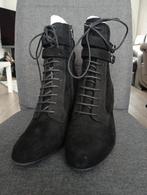 Zwarte veterlaarsjes maat 40., Kleding | Dames, Zwart, Lage of Enkellaarzen, Ophalen of Verzenden, Onbekend
