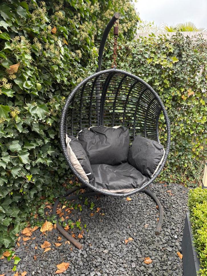 Hangstoel rond model, Tuin en Terras, Tuinstoelen, Gebruikt, Kunststof, Ophalen of Verzenden