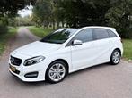 Facelift 2015 ! Mercedes B180  B200 automaat wit led pano, Auto's, Mercedes-Benz, 65 €/maand, 1325 kg, 4 cilinders, USB
