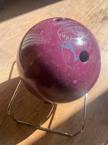 Wine ‘n Roses Bowlingbal, met standaard beschikbaar voor biedingen