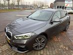 BMW 1-serie 118i 2020 High Executive Edition SPORT LEDER LED, Gebruikt, Met garantie (alle), Leder, Bedrijf