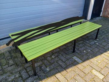 1 mooie tuinbank / garderobe bank / kleedkamer bank / bankje beschikbaar voor biedingen
