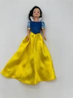 Disney Barbie sneeuwwitje, Kinderen en Baby's, Speelgoed | Poppen, Ophalen of Verzenden, Zo goed als nieuw, Barbie