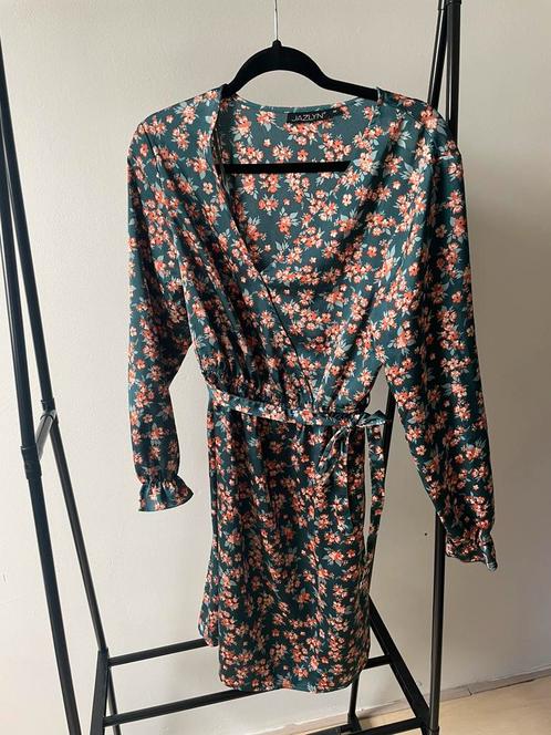 Jazlyn maat M, Kleding | Dames, Jurken, Zo goed als nieuw, Maat 38/40 (M), Boven de knie, Verzenden