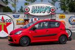 Toyota Aygo 1.0 VVT-i Now 1e Eigenaar 33.790 km +NAP, Euro 5, Stof, Gebruikt, 4 stoelen