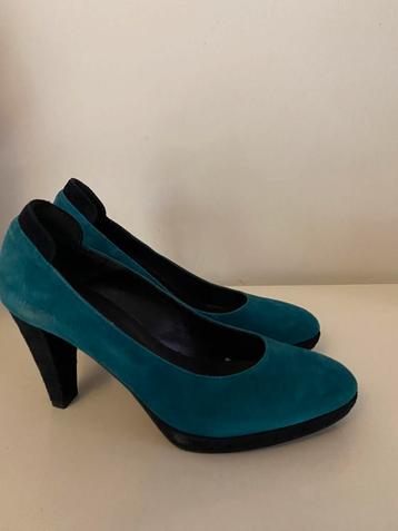 Damesschoenen - Blauwe suede pumps mt 38 beschikbaar voor biedingen