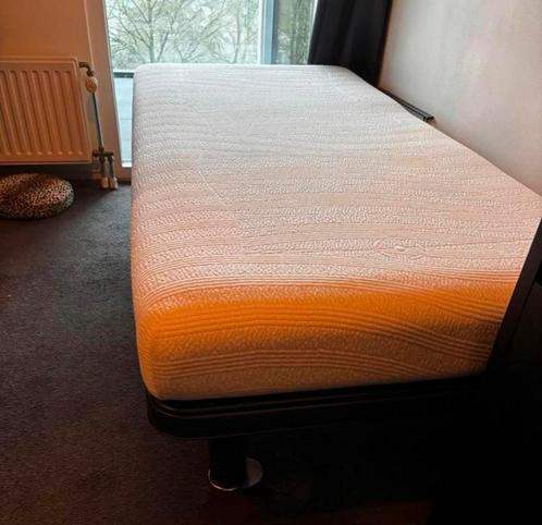 Auping elektrisch verstelbaar bed, Huis en Inrichting, Slaapkamer | Boxsprings, Zo goed als nieuw, 90 cm, 200 cm, Eenpersoons