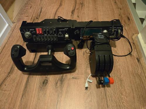 Saitek Flight yoke system+switch panel+Multi panel, Computers en Software, Joysticks, Zo goed als nieuw, Ophalen of Verzenden