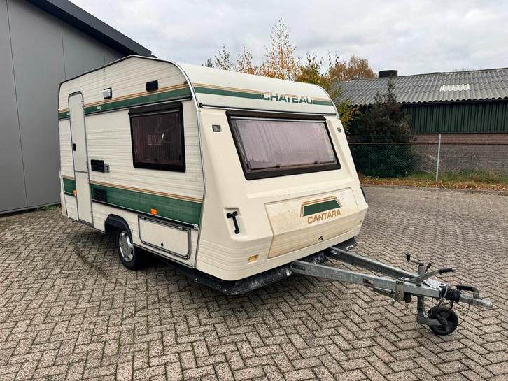 Chateau Caravan - Opknapper!, Caravans en Kamperen, Caravans, Bedrijf, tot en met 4, 750 - 1000 kg, Rondzit, Chateau, Omvormbare zithoek