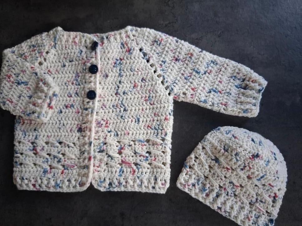 Uniek kraamcadeau, gehaakt baby vestje met mutsje, Kinderen en Baby's, Ophalen of Verzenden, Nieuw, Maat 56