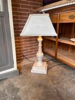 Witte Houten Tafellamp, Huis en Inrichting, Lampen | Tafellampen, Ophalen of Verzenden, Zo goed als nieuw, Hout, 50 tot 75 cm