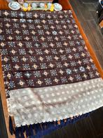 Mooie sjaal met patroon, Ophalen of Verzenden, Zo goed als nieuw, Sjaal