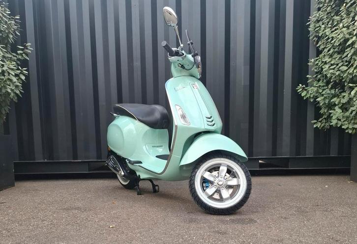 Leuke vespa primavera 50cc 4t!, Fietsen en Brommers, Scooters | Vespa, Zo goed als nieuw, Overige modellen, Benzine, Ophalen