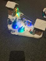 Kerstdorp met Ski Lift en Verlichting, Diversen, Kerst, Ophalen of Verzenden, Zo goed als nieuw