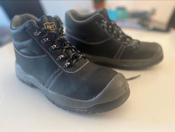 Satexo werkschoenen maat 40 en maat 44 beschikbaar voor biedingen