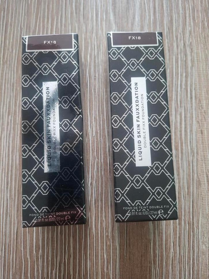 2 nieuwe revolution foundations (advr 352), Sieraden, Tassen en Uiterlijk, Uiterlijk | Cosmetica en Make-up, Nieuw, Make-up, Gehele gezicht