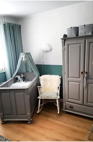Complete babykamer, lichtgrijs, degelijke kwaliteit beschikbaar voor biedingen