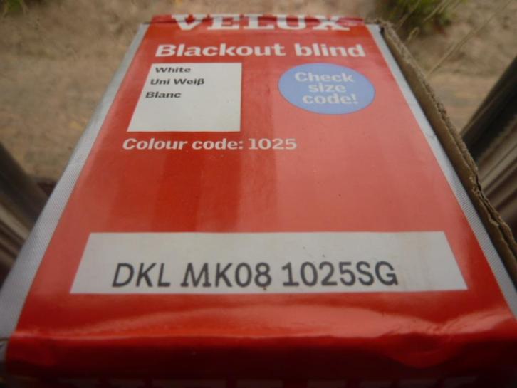 Nieuwe Velux verduisteringsgordijnen / DKL MK08 ( 78x140)., Huis en Inrichting, Stoffering | Gordijnen en Lamellen, Nieuw, 100 tot 150 cm
