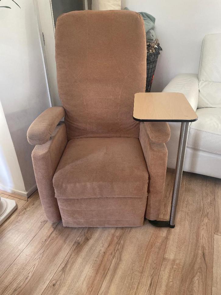 Fitform Sta-op stoel met draaibare tafel, Diversen, Verpleegmiddelen, Gebruikt, Ophalen