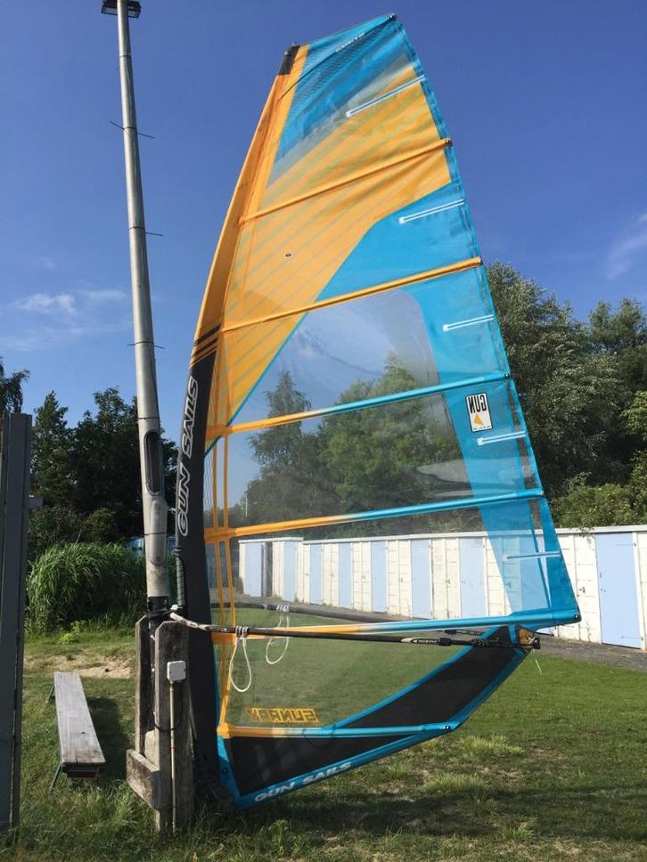 Gunsails sunray 8.0 slalom surf zeil te koop, Watersport en Boten, Windsurfen, Zo goed als nieuw, Zeil, Met draagtas, 7 m² of meer