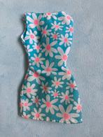 Vintage barbie jurk Chic Barbie 1996, Verzamelen, Poppen, Ophalen of Verzenden, Gebruikt, Kleertjes