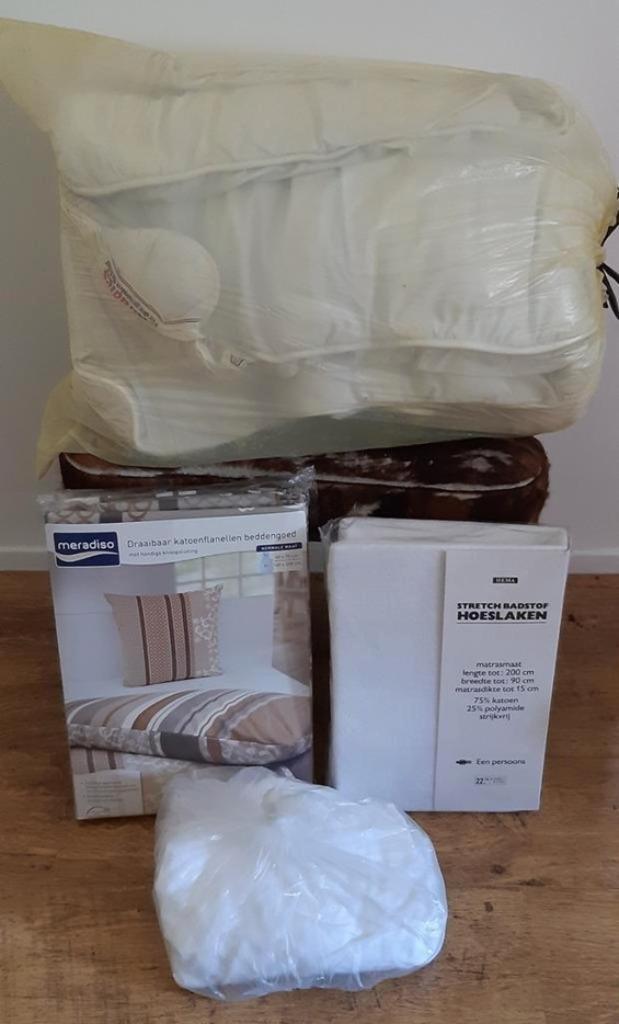 Eén persoons, dekbed, dekbedovertrek, gasten, complete set, Huis en Inrichting, Slaapkamer | Beddengoed, Zo goed als nieuw, Overige typen