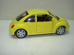 VW New Beetle, Hobby en Vrije tijd, Modelauto's | 1:24, Ophalen of Verzenden, Zo goed als nieuw, Auto, Maisto