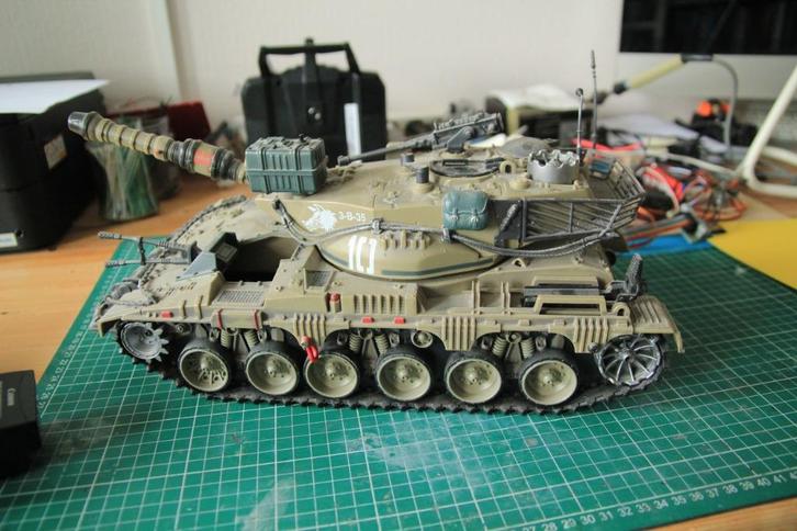 plastic tankmodel, Hobby en Vrije tijd, Modelauto's | Overige schalen, Gebruikt, Overige typen, Ophalen of Verzenden