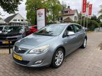 Opel ASTRA 1.6 EDITION / AIRCO / CRUISE CTR. / TREKHAAK / 17, Auto's, Voorwielaandrijving, Euro 5, 680 kg, 4 cilinders
