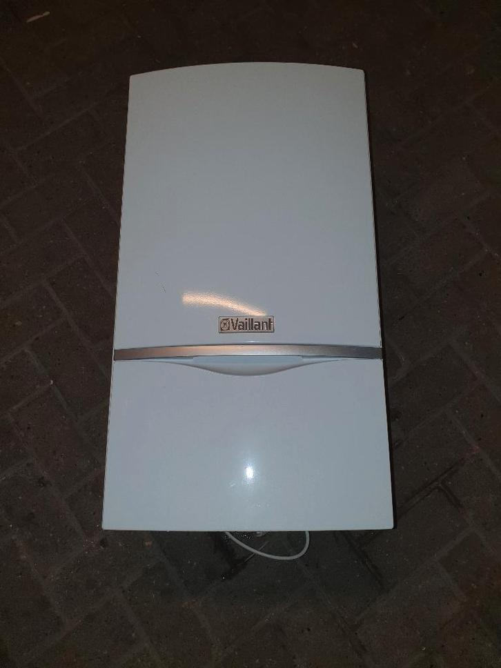 vaillant vcw 255/4-7 uit 2009 te koop maar mist onderdelen, Doe-het-zelf en Verbouw, Verwarming en Radiatoren, Gebruikt, Cv-ketel of Combi-ketel