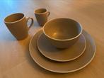 Serviesset Oslo, Huis en Inrichting, Keuken | Servies, Ophalen, Gebruikt, Overige stijlen, Compleet servies