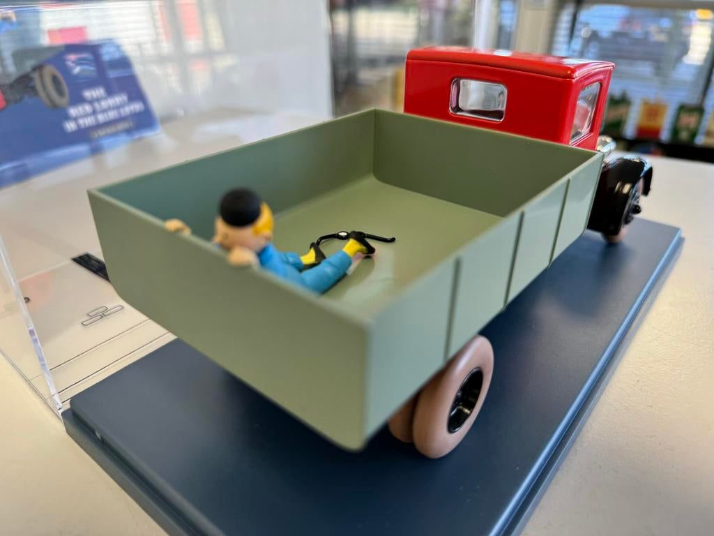 Tintin Rode Vrachtwagen - Kuifje Truck, Verzamelen, Stripfiguren, ., Ophalen of Verzenden, Zo goed als nieuw, .