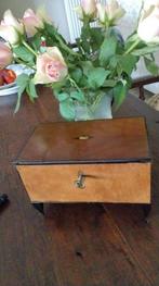 Antiek kistje, Antiek en Kunst, Ophalen of Verzenden