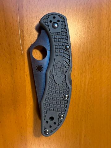 Spyderco Delica Grey zakmes beschikbaar voor biedingen
