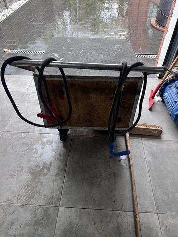 Booster 2 x 12 volt 225ah 24 volt  beschikbaar voor biedingen