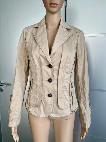 E184 MarcCain maat S=36 jasje beige colbert blazer Marc Cain beschikbaar voor biedingen