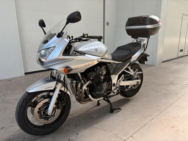 Suzuki GSF 650SA ABS - bandit met topkoffer slecht 26000km, Motoren, Motoren | Suzuki, Bedrijf, Toermotor, meer dan 35 kW, 4 cilinders