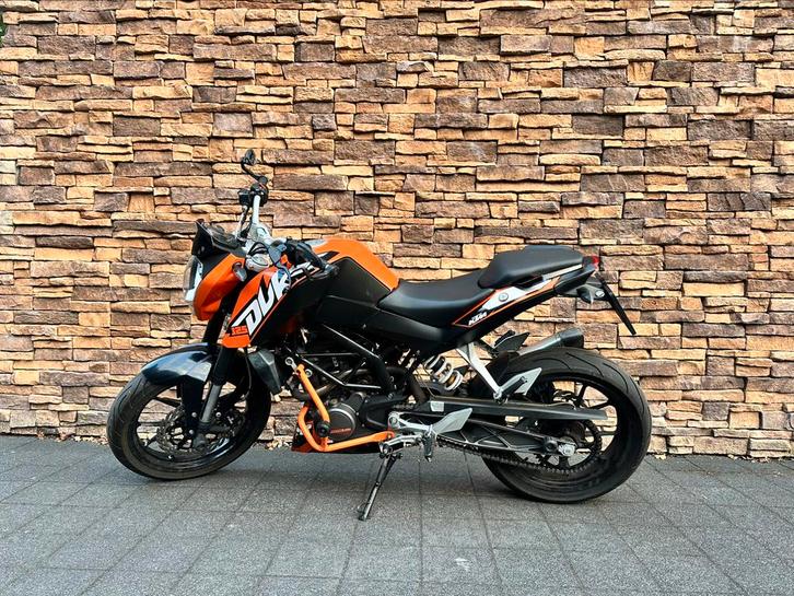 KTM 125 DUKE wegmotor inclusief Akrapovic uitlaat, Motoren, Motoren | KTM, Particulier, Naked bike, Ophalen