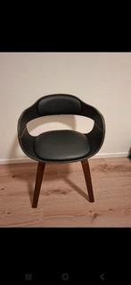 Zwarte designstoel- echt leer in walnoothout, Huis en Inrichting, Stoelen, Ophalen, Zwart, Leer, Eén