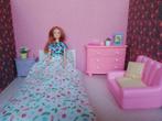 BA02 Barbie kleurrijke slaapkamer met barbie en kleding, Ophalen of Verzenden, Gebruikt, Overige typen