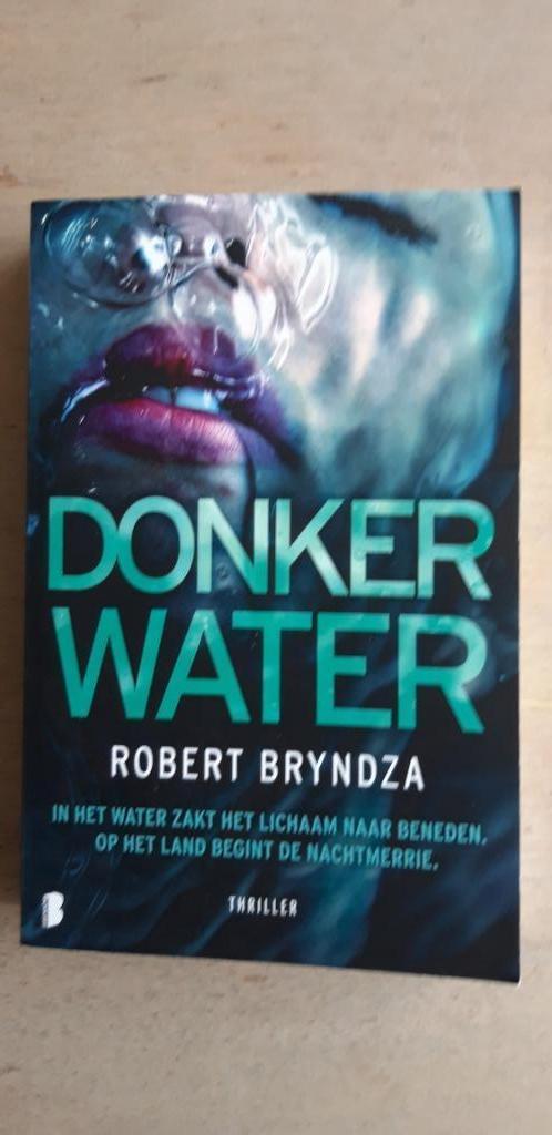 Thrillers - Robert Bryndza, Boeken, Thrillers, Gelezen, Nederland, Ophalen of Verzenden