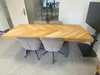 Massieve eiken visgraat tafel + 4 comfortabele stoelen, Ophalen, Zo goed als nieuw, 4 tot 6 stoelen