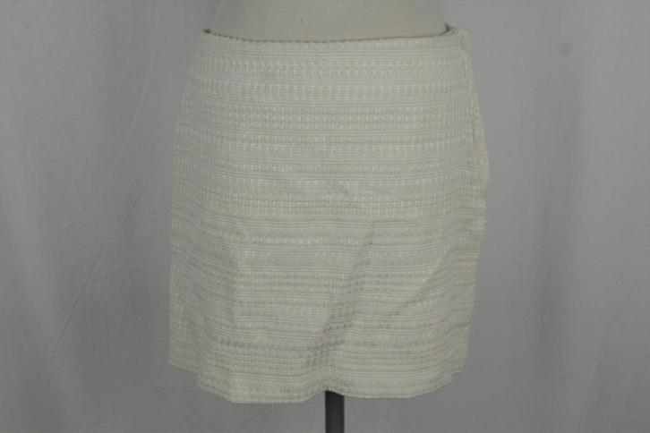 Aparte cremekleurige rok.Mt 42.Merk H&M, Kleding | Dames, Rokken, Zo goed als nieuw, Maat 42/44 (L), Wit, Onder de knie, Ophalen of Verzenden